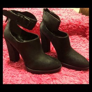 Kenneth Cole Otto platform bootie
